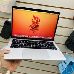 MacBook Pro 2018 16gb Ram 256gb SSD 