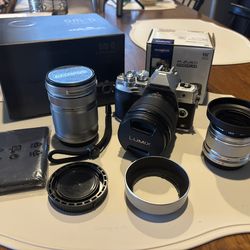 Olympus E-M10 Mark IV Camera Bundle