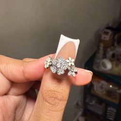 Pandora shimmering bouquet ring 