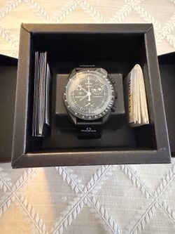 Omega x Swatch MoonSwatch Mission to the Moonphase Black Snoopy NEW