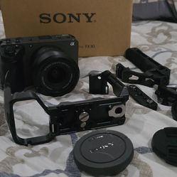 SONY FX30 WITH VILTROX AF 20/2.8 FE SMALLRIG CAGE