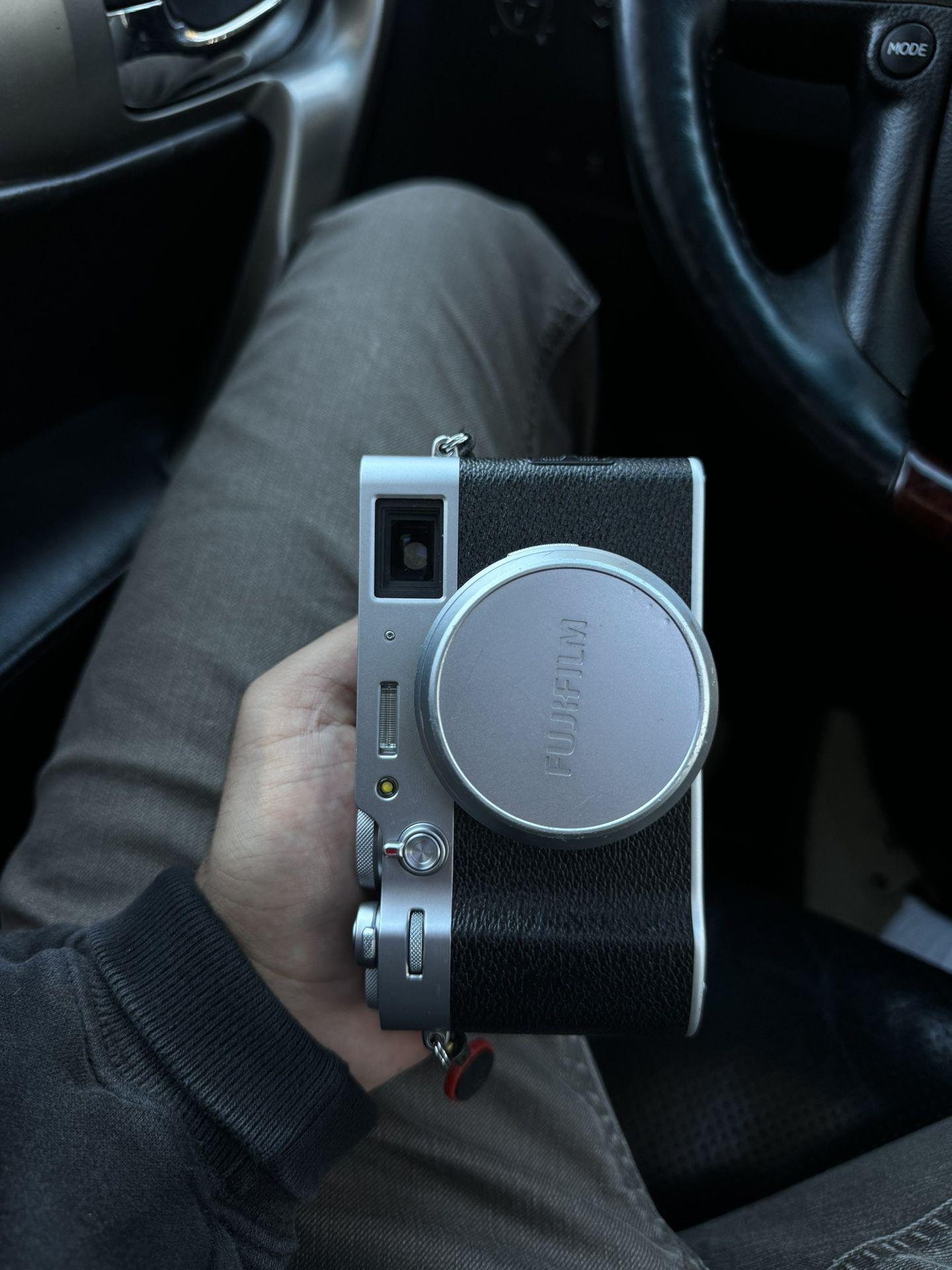 Fujifilm X100v