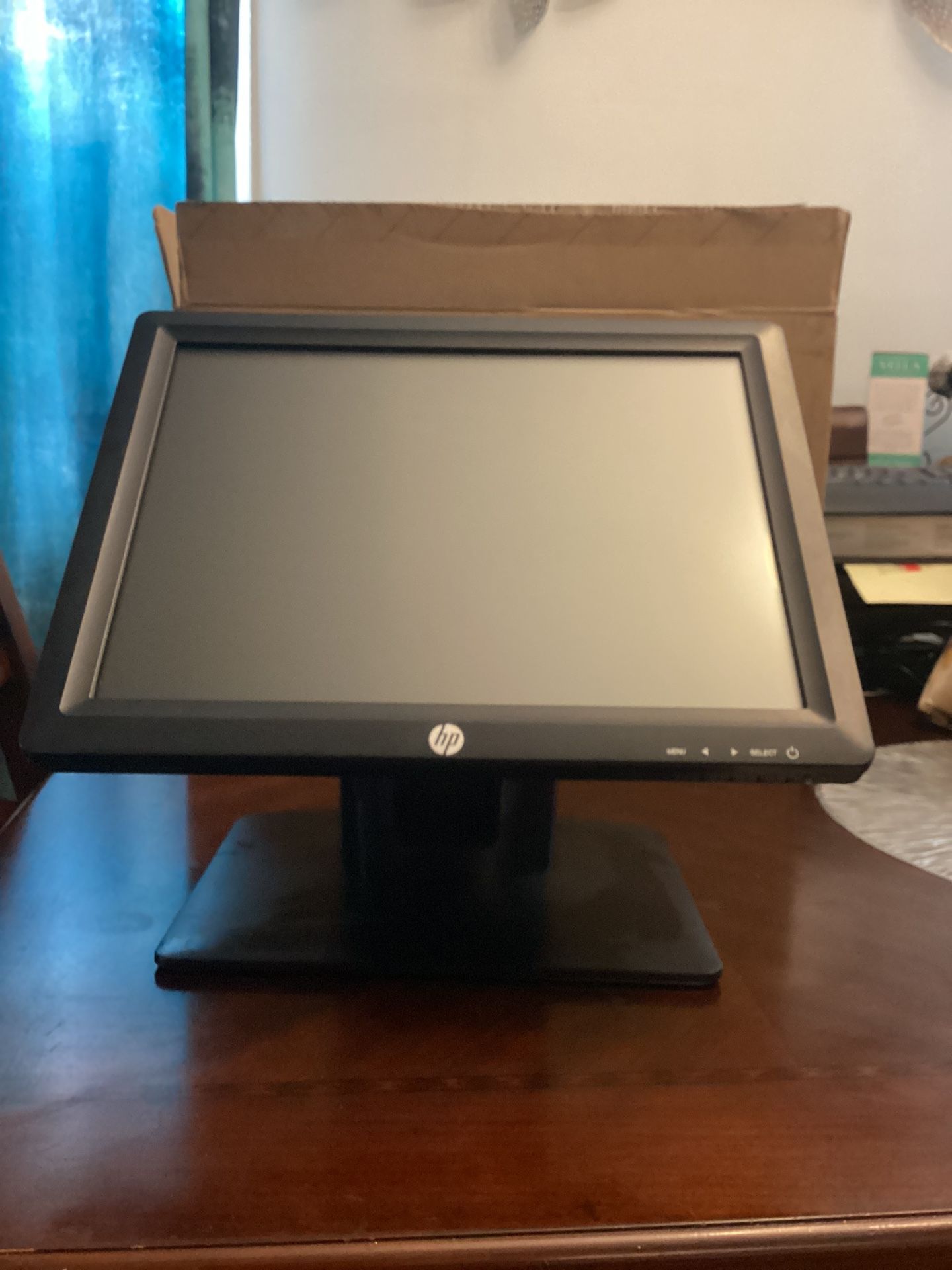 HP- TOUCHSCREEN- WORK/PERSONAL MONITORS