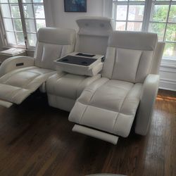 Bob's Furniture Tuxedo White Power Sofa 
