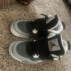 Jordan 4s Size 6y