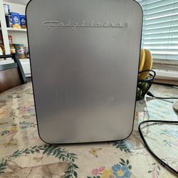 Frigidaire Mini Fridge 