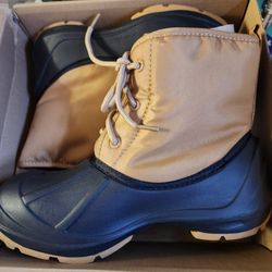 Women's Snow Boots Size 7.5