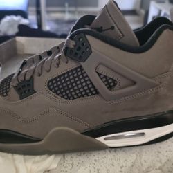 Air Jordan 4 Retro