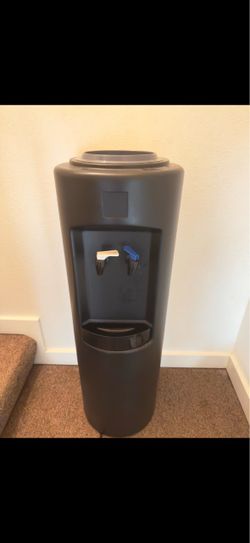 Refillable Water Dispenser