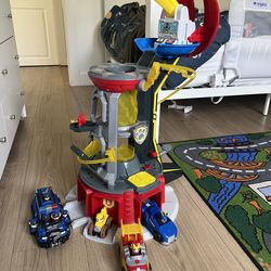 Paw Patrol, Mighty Lookout Tower with 4 Exclusive Bonus Action Figures, Toy Car, Lights and Sounds (Amazon Exclusive), Kids Toys for Ages 3 and up