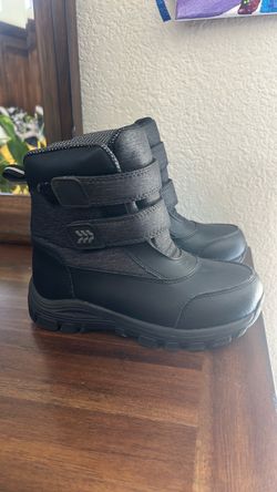 Snow boots