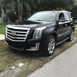 2017 CADILLAC ESCALADE LUXURY 