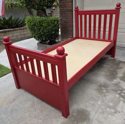 CHILDS TWIN BED