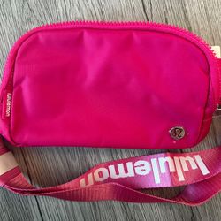  Lululemon Fanny Pack 