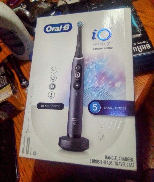 Brand New Oral B Series 7