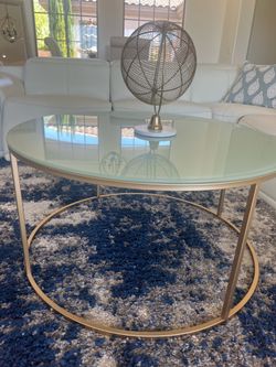 Coffee table & rug