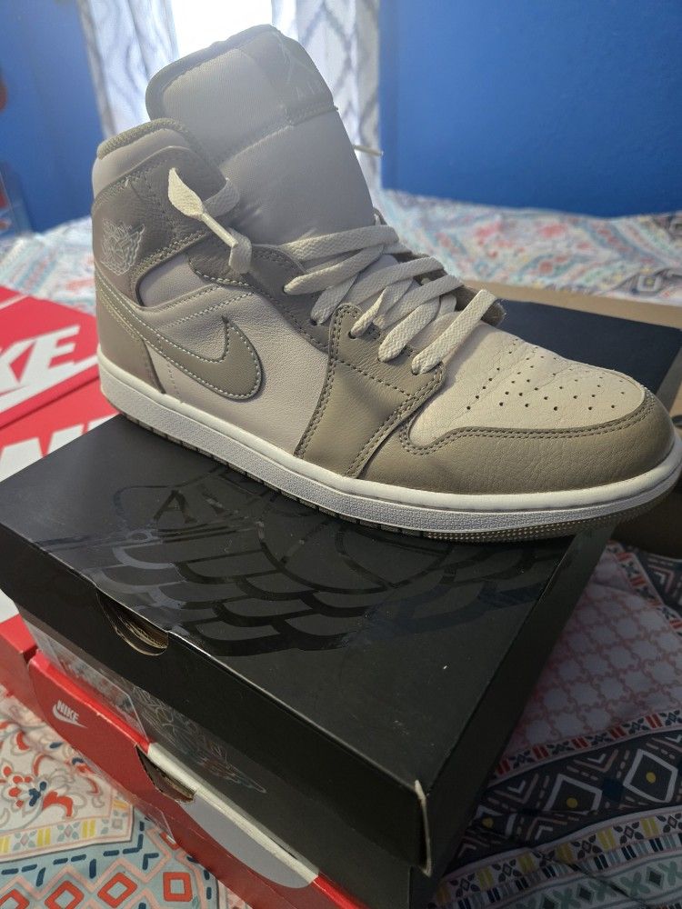 Air JORDAN 1 MID 