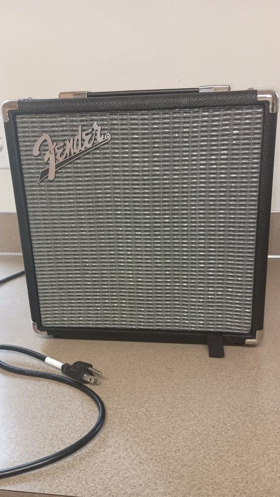 Fender (Rumble 15) AMP