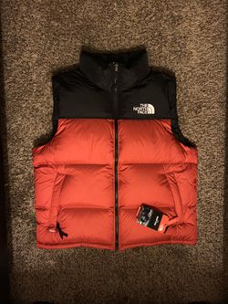 Werkgever multifunctioneel leerplan The North Face Nuptse 700 Puffer Vest Red Retro TNF for Sale in Chino  Hills, CA - OfferUp