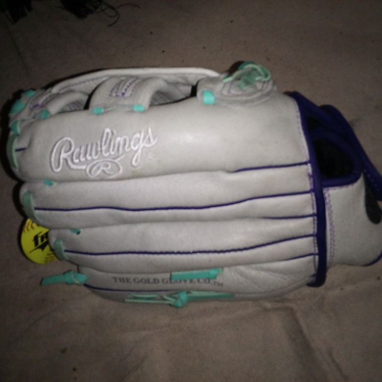 Girls/ Women's 12" Softball Glove 