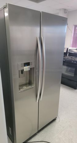 Samsung Side-by-Side Stainless Steel Refrigerator
