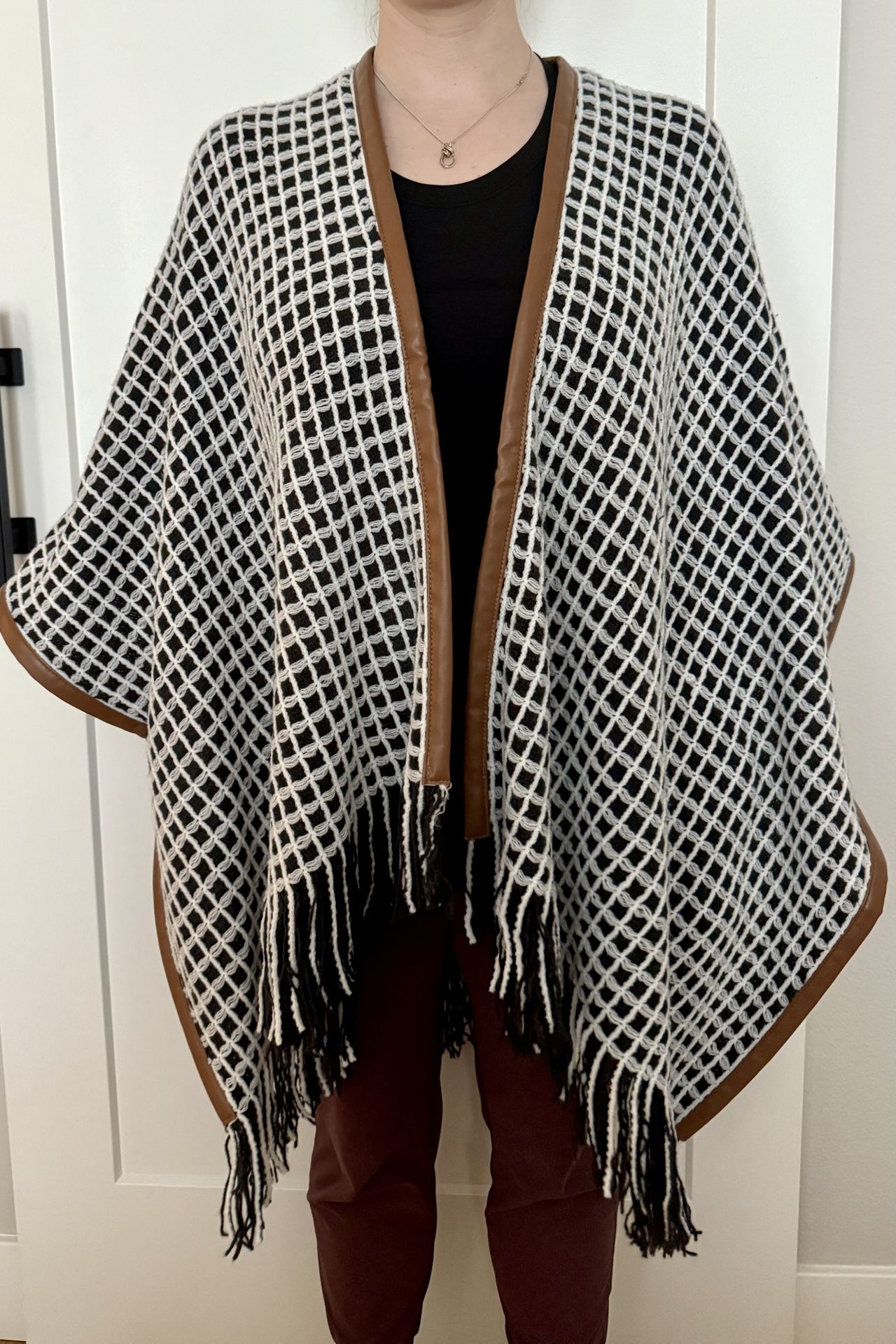 New La Fiorentina Oversized Ruana Wrap Shawl Poncho Fringe Grey Soft Warm Winter