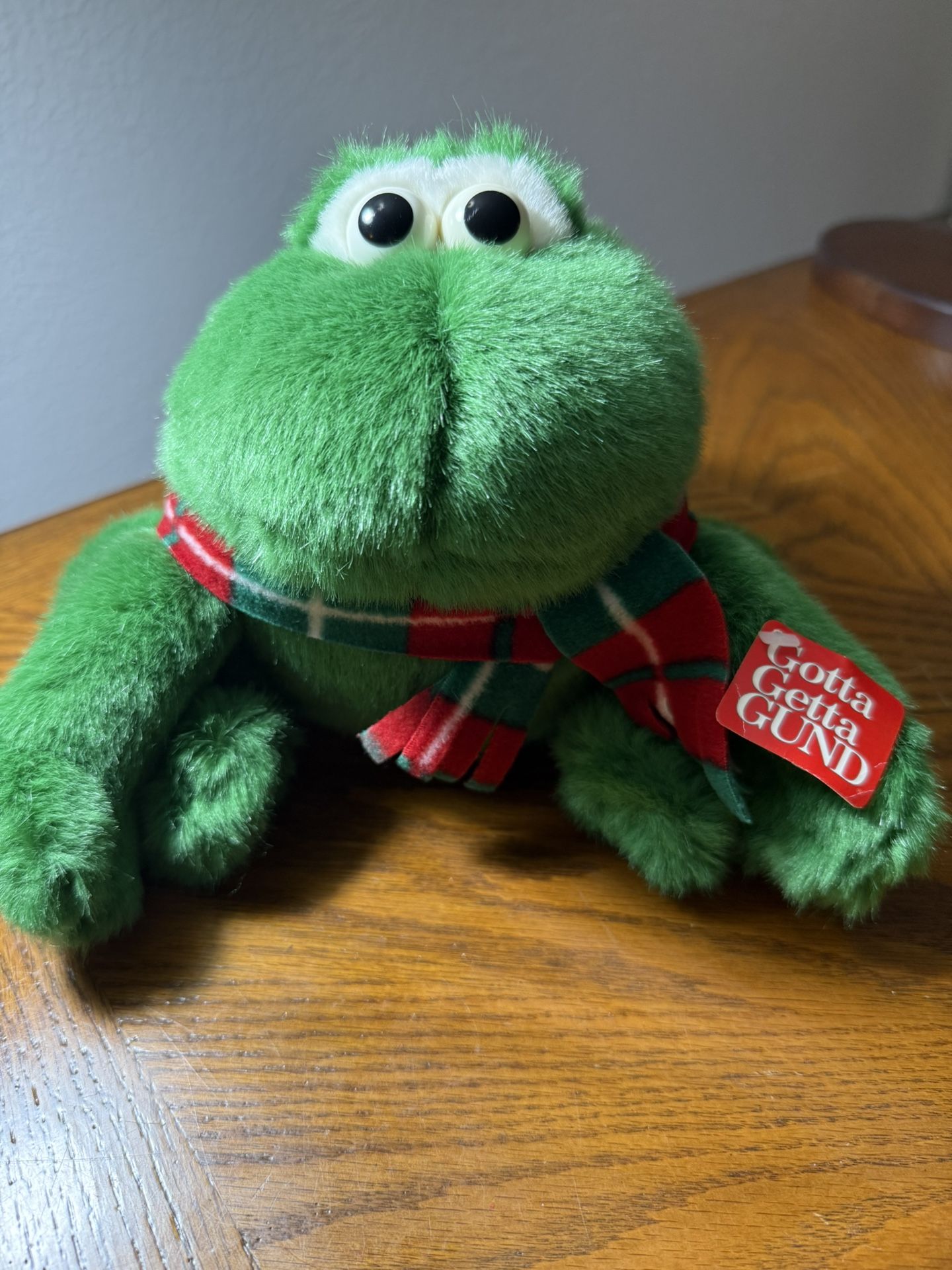 Gund, Rare, Christmas Frog Plush W/Tag, 9" Very good condition