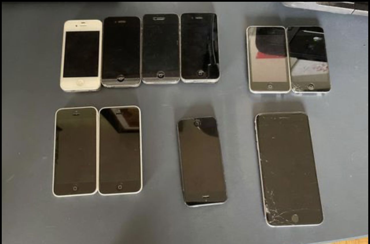 8 iPhones And 2 iPods - Parts