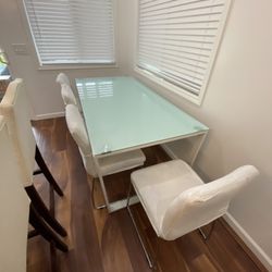 Glass Kitchen Table With Chairs 