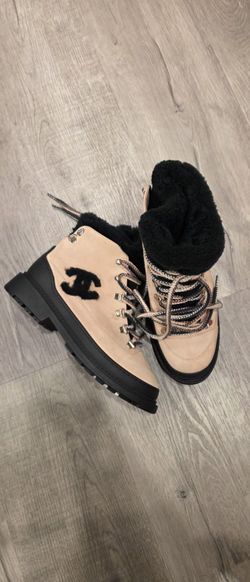 Chanel Shearling Suede CC Hiking Boots – Brand New / Never Worn Size 6