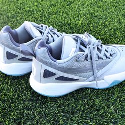 Adidas Size 7 Men’s Boys Teen Basketball Shoes 