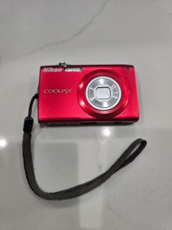 Nikon Coolpix S205 Digital Camera Red 4x Wide Optical Zoom