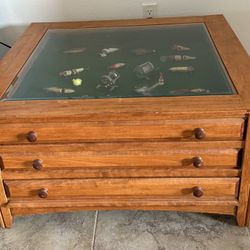 Display Table With 3 Drawers