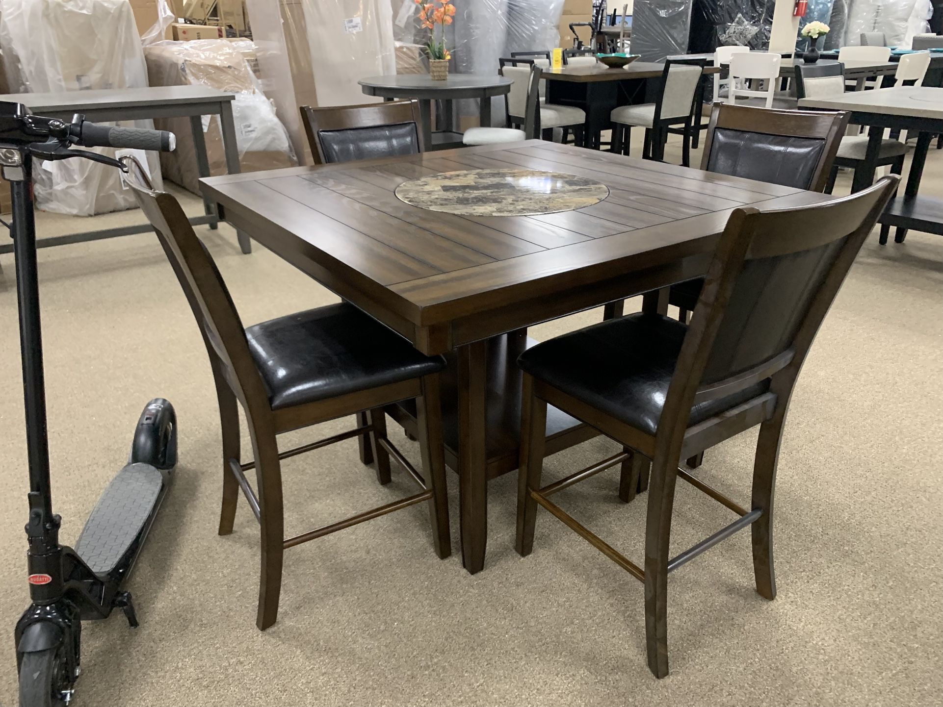 KITCHEN TABLES 599.99