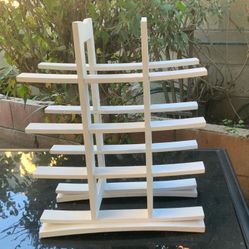 White Modern Arthurene 12  Bottle Rack