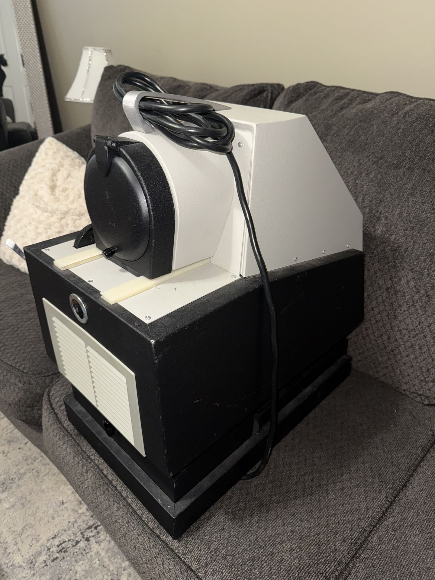Vintage DA-LITE VU-LYTE IV Model 12400 Opaque Projector Tested & Working!
