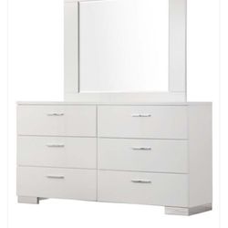 White dresser with Mirror 