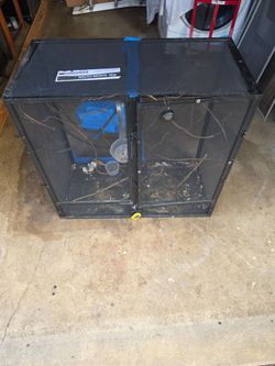 Old chameleon enclosure.  Comes with a couple extra netting to replace the ripped peices. Free if you pickup