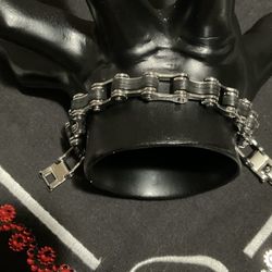New   Bike Chain Style Bracelet 8 Inch
