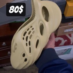 Yeezy Foam Rnnr Sulfur 5M