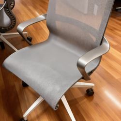 SETU CHAIRS HERMAN MILLER 25 UNIT AVAILABLE.  DELIVERY FREE 