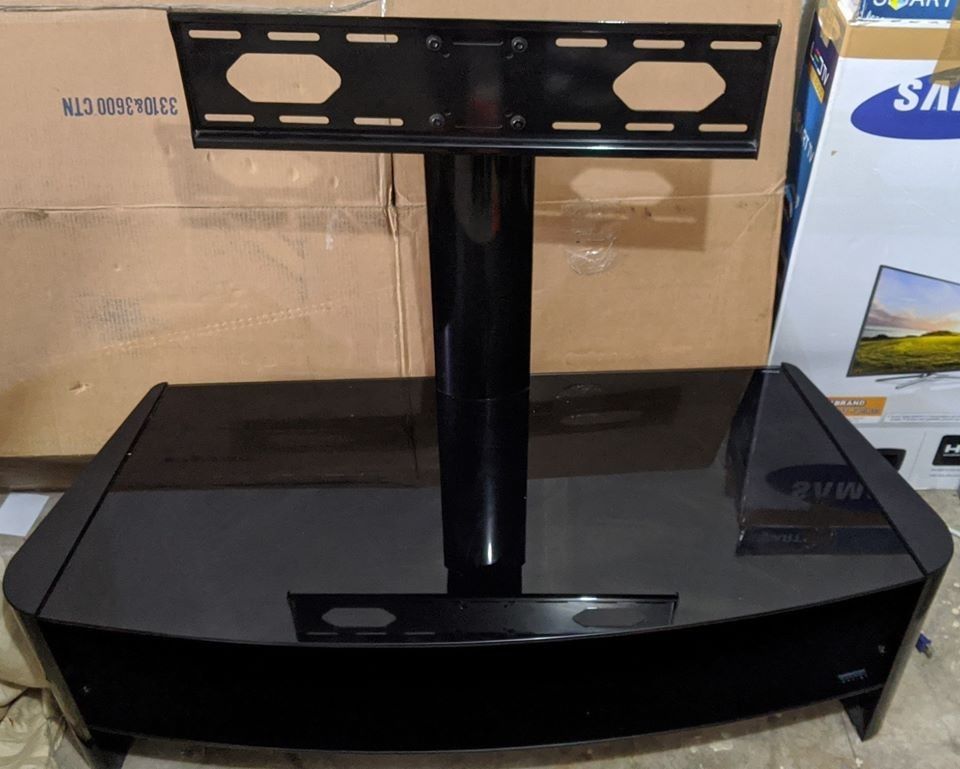 OmniMount TV Stand with Glass shelves