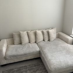 SECTIONAL COUCH