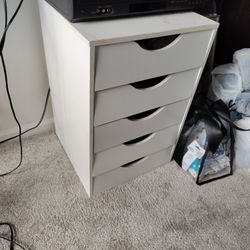 Dresser Chest