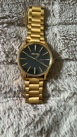 Nixon Never Be Late Watch 