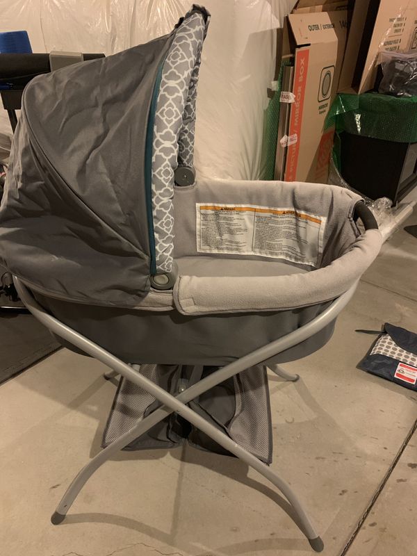 Bassinet Pack N Play Changing Station Combo For Sale In Peoria Az Offerup