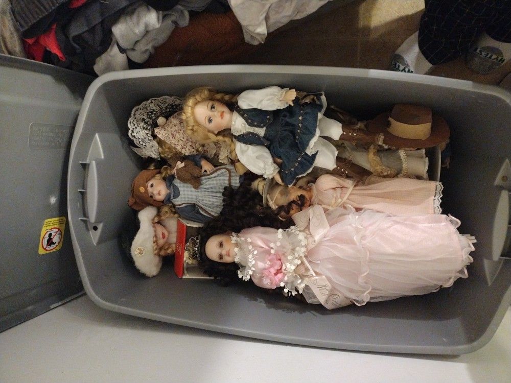 Bulk Porcelain Dolls