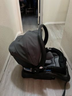 SAFETY 1ST CAR SEAT WITH BASE - NEW