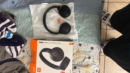 JBL Tune 520BT Headphones