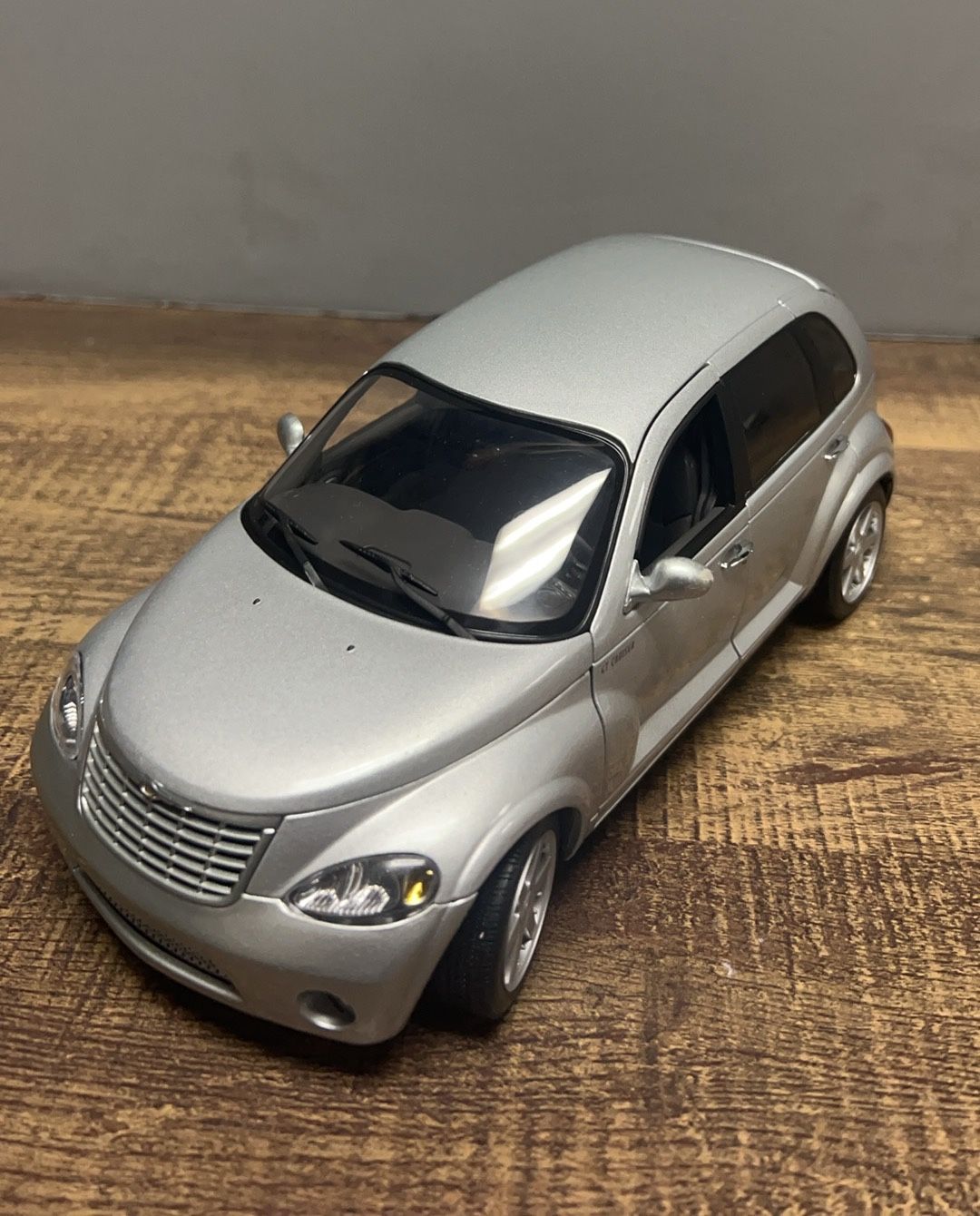 AUTOart Chrysler Pt Cruiser Ptcruiser Red 1/18 Car Art Model